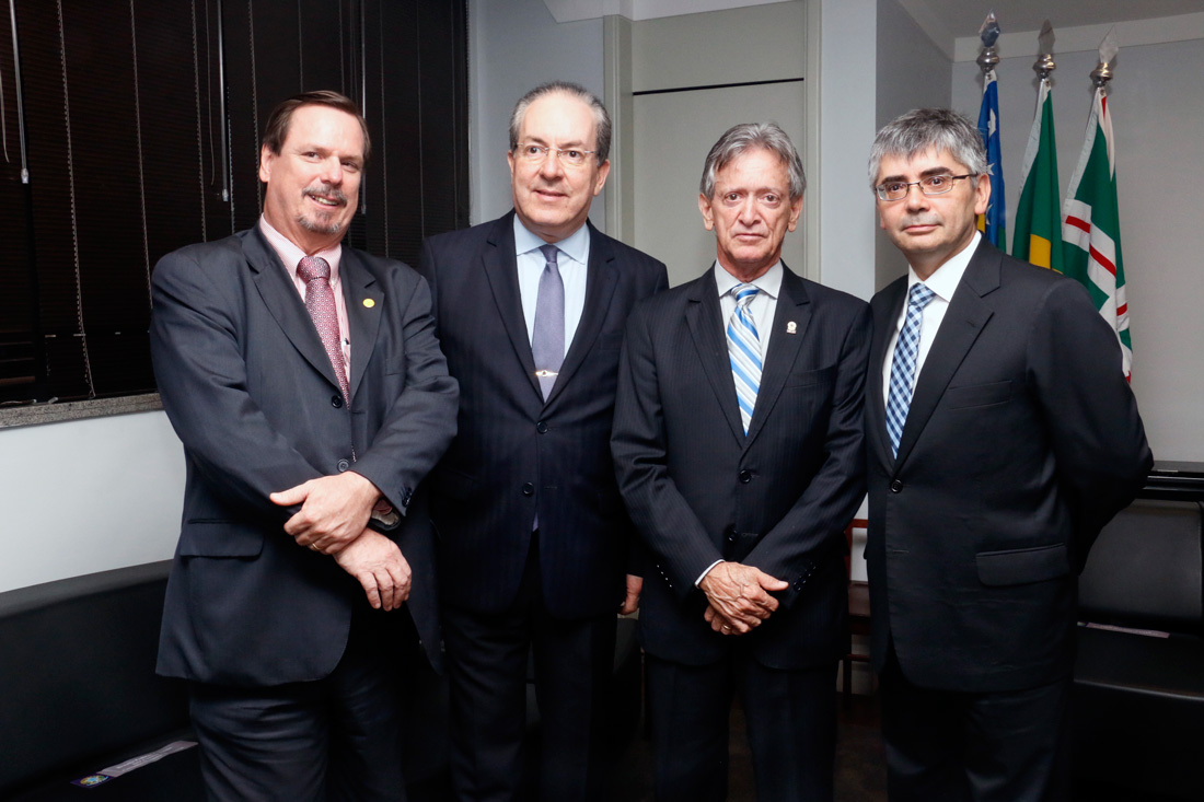Carlos Von Adamek (TSE); Des. Kisleu Dias Maciel Filho (TRE/GO); Des. Walter Carlos Lemes (TRE/GO) e Juiz Bráulio Gabriel Gusmão (CNJ) - da esquerda para direita