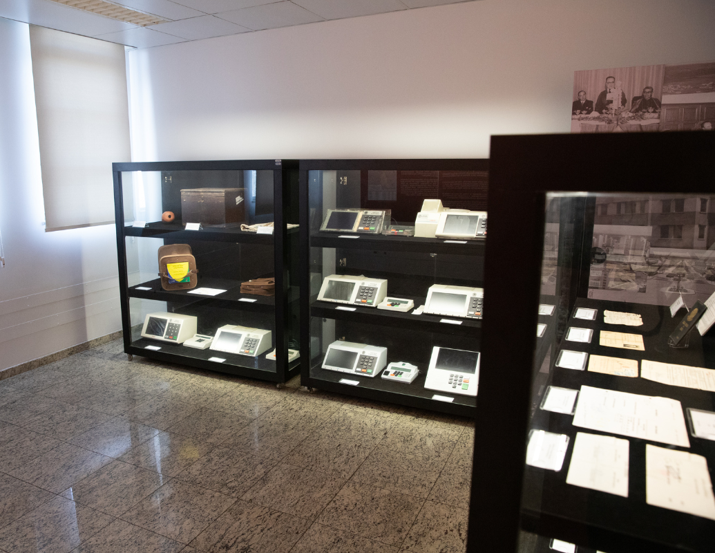 Vista mobiliário da Sala das Urnas