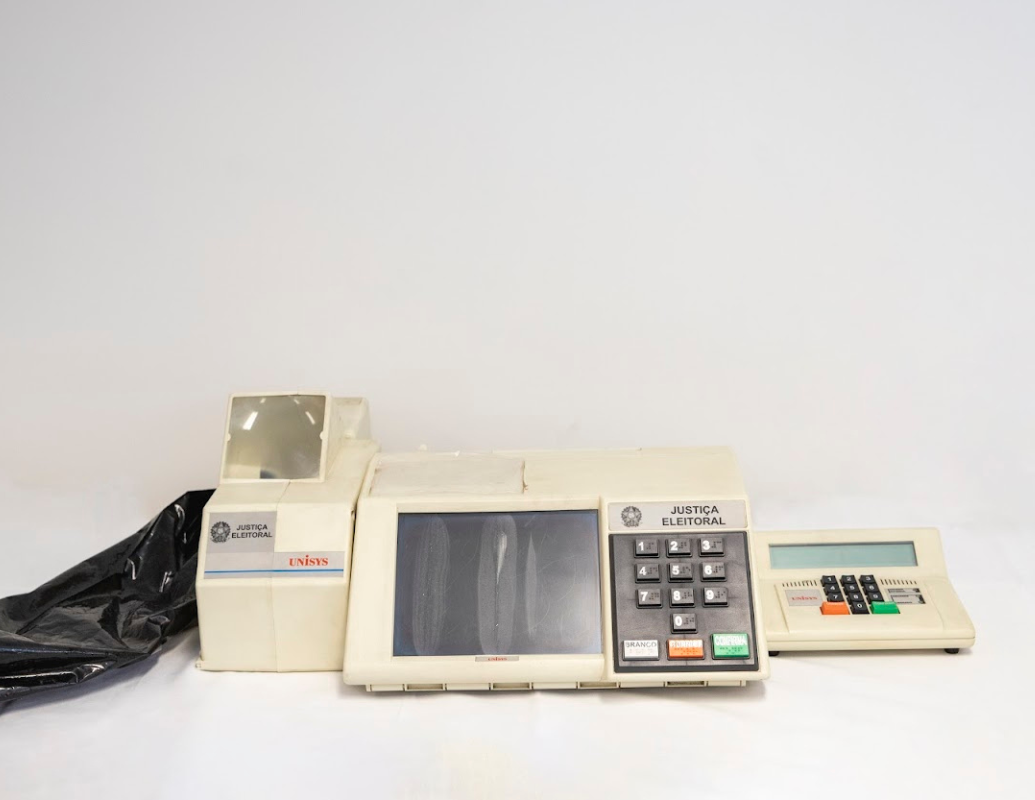 Urna Eletrônica com impressora 2002