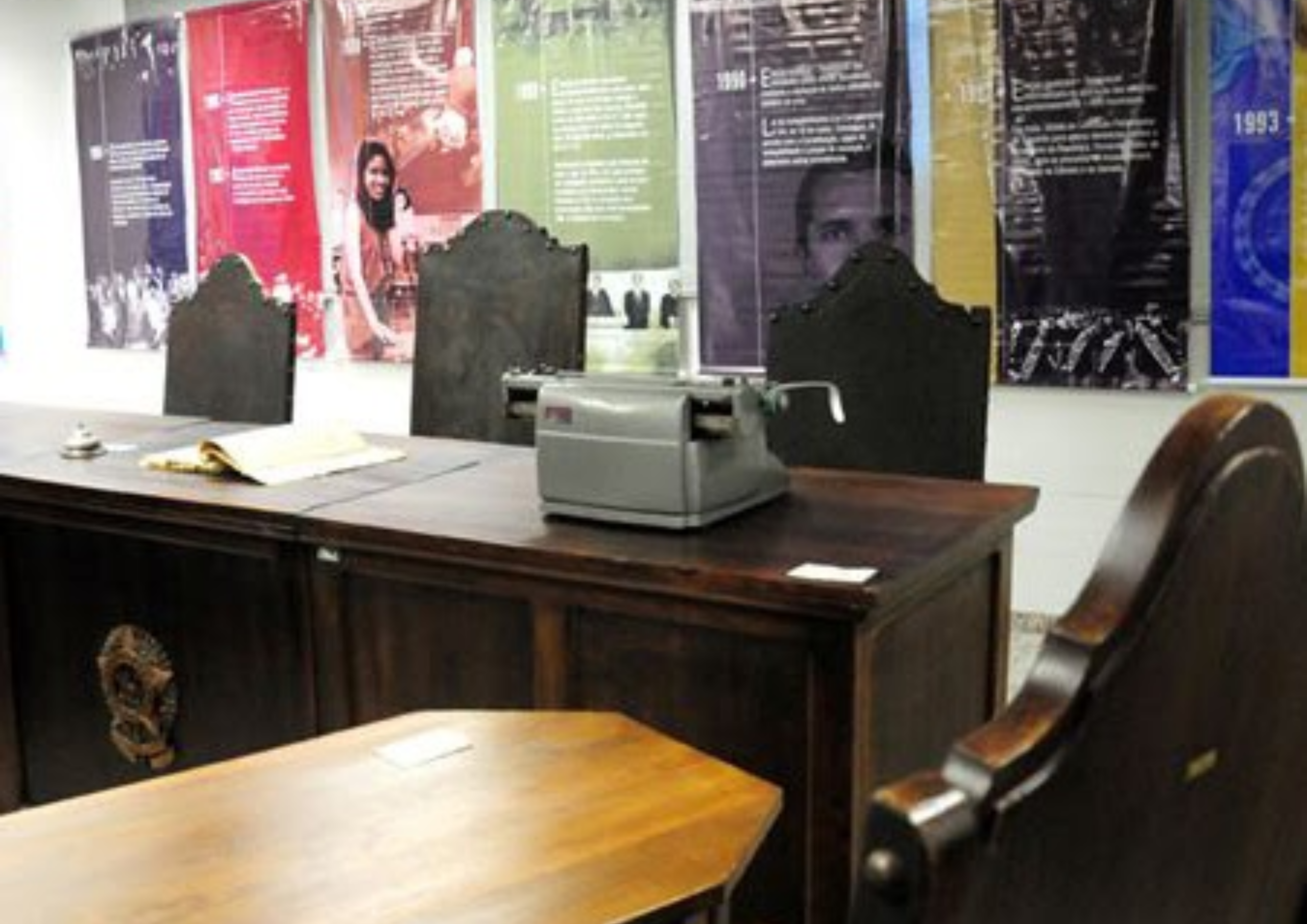 2011 - Inauguração, em 5 de maio, do Centro Histórico da Justiça Eleitoral de Goiás na sala do antigo Plenário, localizada no Edifício-sede do TRE-GO. Fonte: Acervo do Tribunal Regional Eleitoral de Goiás