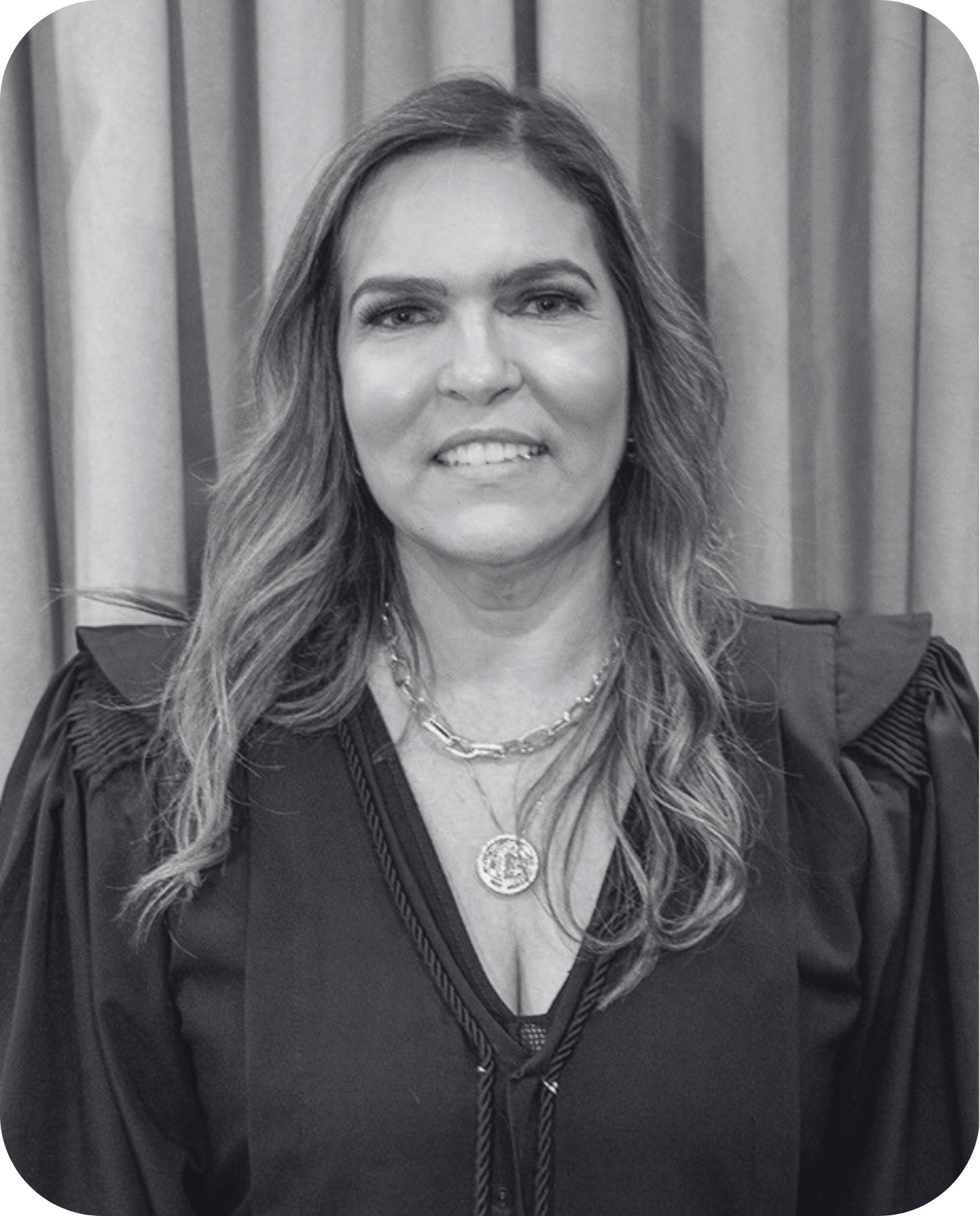Mônica Cezar Moreno Senhorelo (2022 - 2023)